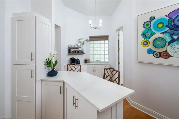 810  Breakaway  LN, Naples, FL 34108