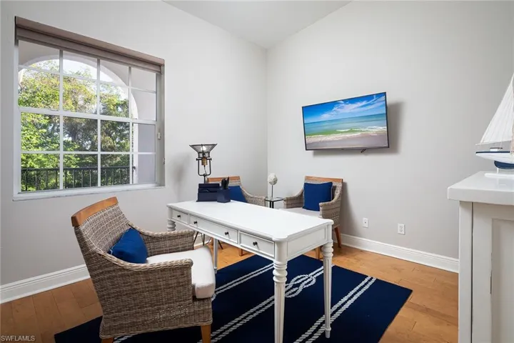 810  Breakaway  LN, Naples, FL 34108