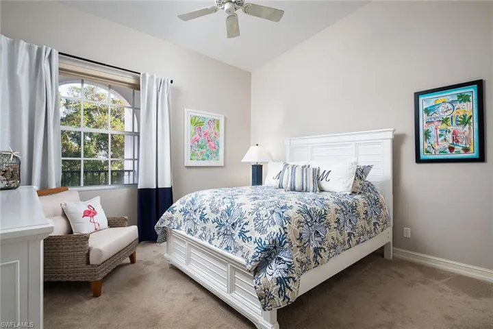 810  Breakaway  LN, Naples, FL 34108