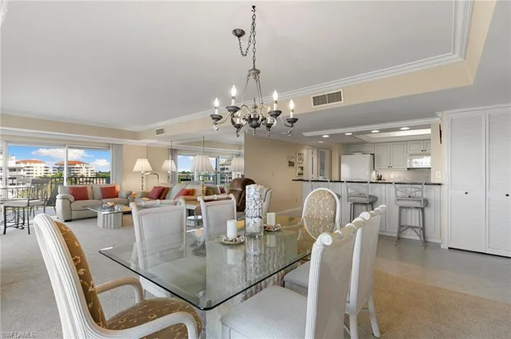 Convenient to open kitchen