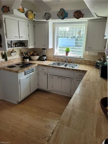 870  Forest  AVE, Naples, FL 34102