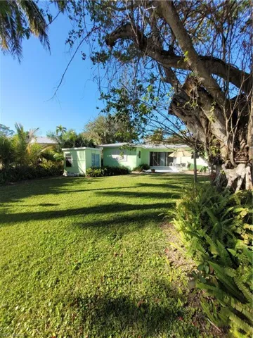 870  Forest  AVE, Naples, FL 34102