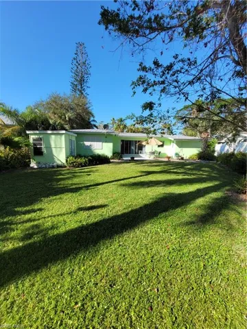870  Forest  AVE, Naples, FL 34102