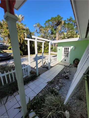 870  Forest  AVE, Naples, FL 34102