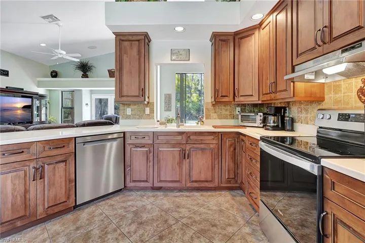 5110  Coral Wood  DR, Naples, FL 34119