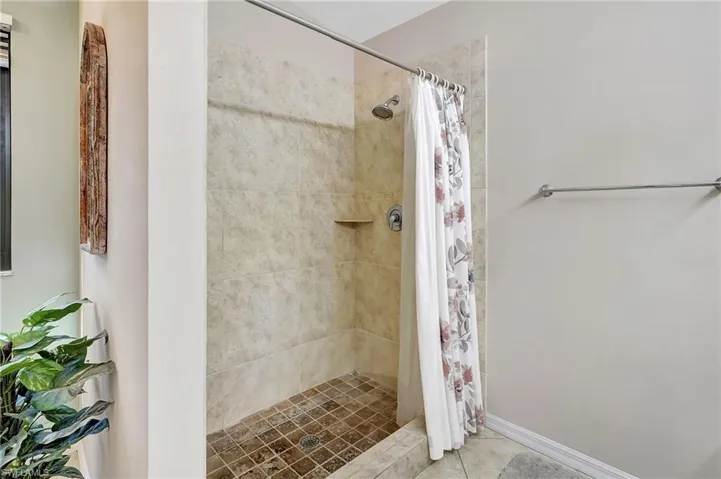 5110  Coral Wood  DR, Naples, FL 34119