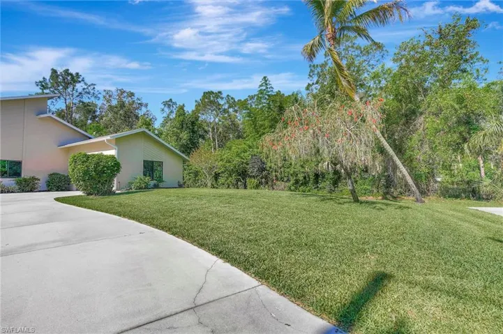 5110  Coral Wood  DR, Naples, FL 34119