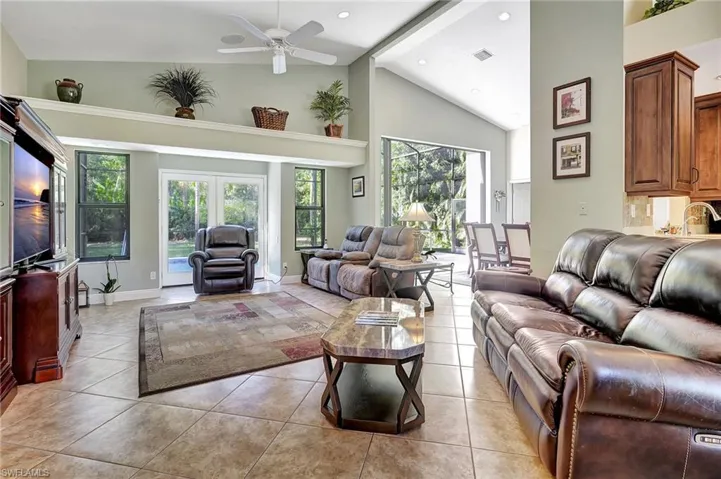 5110  Coral Wood  DR, Naples, FL 34119
