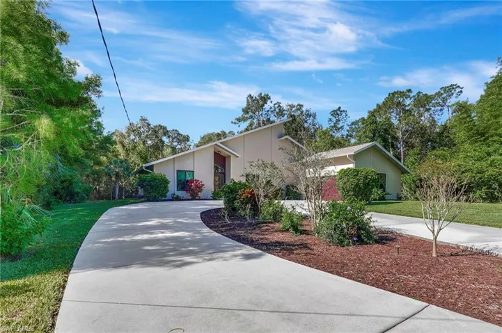 5110  Coral Wood  DR, Naples, FL 34119