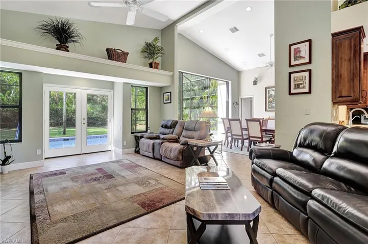 5110  Coral Wood  DR, Naples, FL 34119
