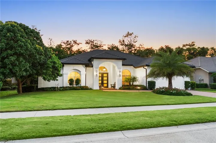 6689  MILL RUN  CIR, Naples, FL 34109
