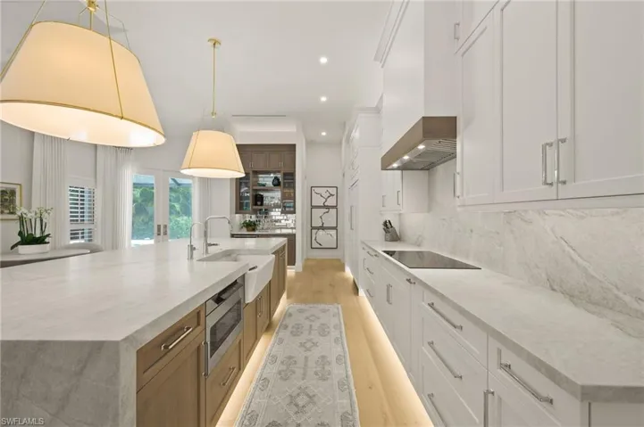 6689 Mill Run Cir, Naples, Florida 34109