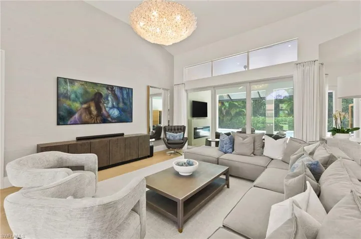 6689 Mill Run Cir, Naples, Florida 34109