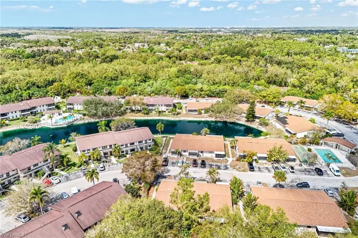 5322  Treetops  DR, Naples, FL 34113