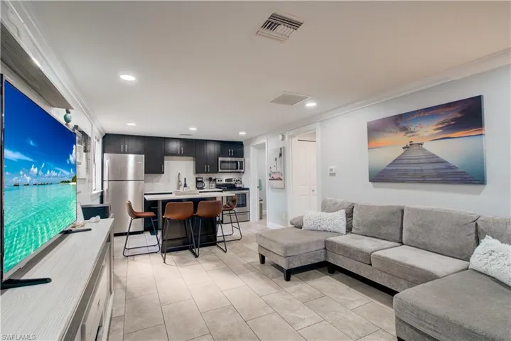 5322  Treetops  DR, Naples, FL 34113