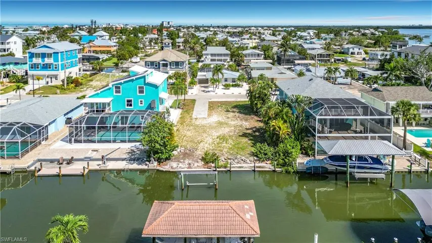 200 Curlew St, Fort Myers Beach, Florida 33931