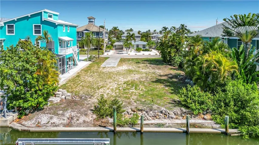 200 Curlew St, Fort Myers Beach, Florida 33931