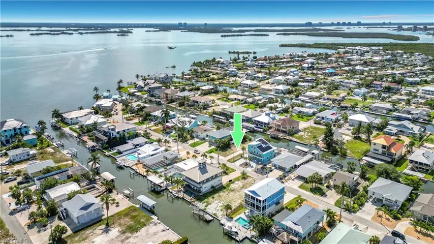 200 Curlew St, Fort Myers Beach, Florida 33931