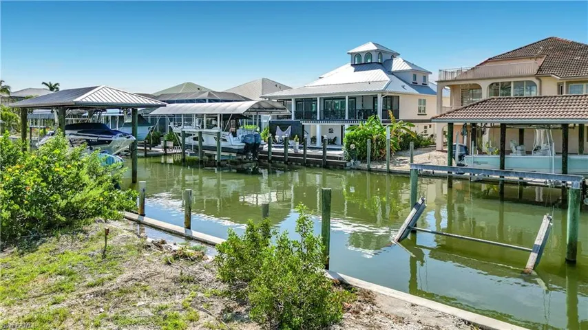 200 Curlew St, Fort Myers Beach, Florida 33931