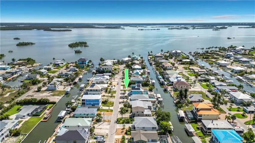 200 Curlew St, Fort Myers Beach, Florida 33931