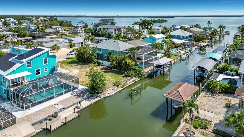 200 Curlew St, Fort Myers Beach, Florida 33931