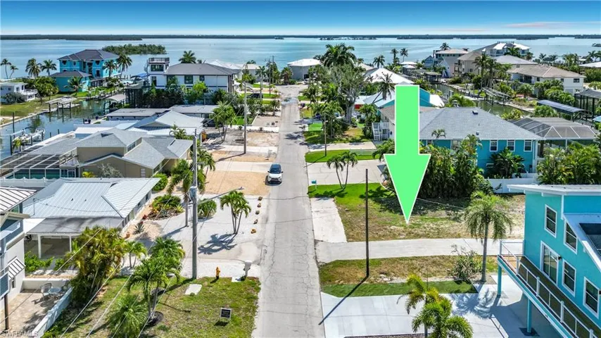 200 Curlew St, Fort Myers Beach, Florida 33931