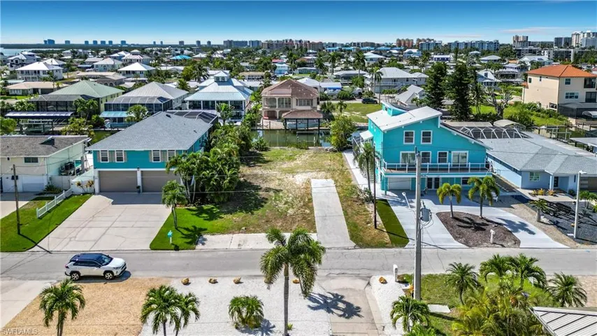 200 Curlew St, Fort Myers Beach, Florida 33931