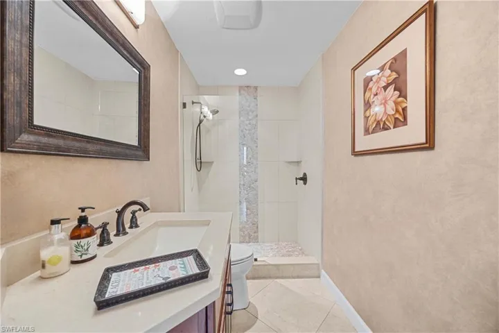 6618  Trident  WAY, Naples, FL 34108