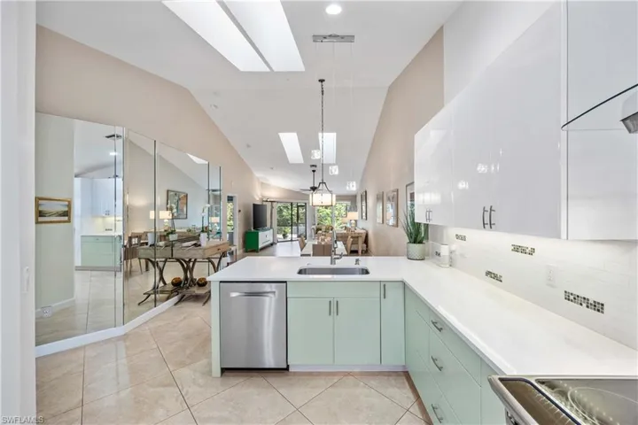 6618  Trident  WAY, Naples, FL 34108