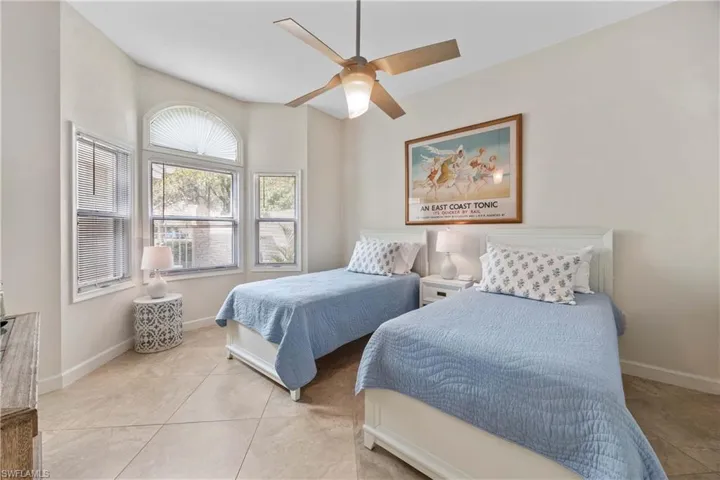 6618  Trident  WAY, Naples, FL 34108