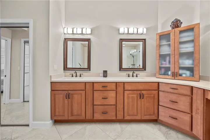 6618  Trident  WAY, Naples, FL 34108