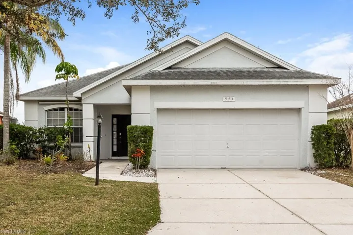 944 Springwood Cir, Bradenton, Florida 34212