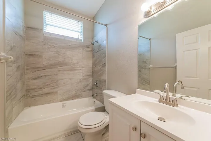 944 Springwood Cir, Bradenton, Florida 34212