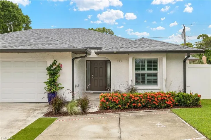 749  91st N AVE, Naples, FL 34108
