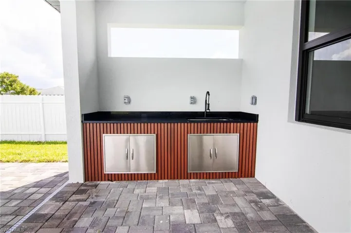 639 Ne 2nd Pl, Cape Coral Fl 33909
