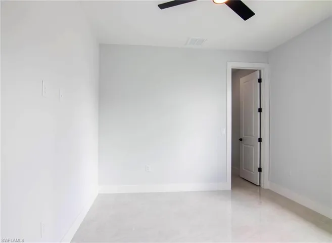 Empty room with ceiling fan
