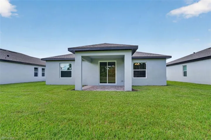 243 Lakeside Breeze Way, Lehigh Acres, Florida 33936