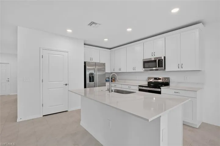 243 Lakeside Breeze Way, Lehigh Acres, Florida 33936