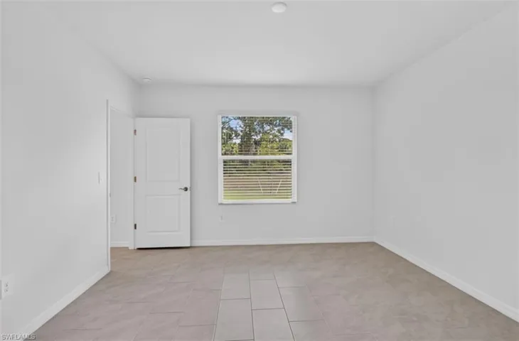 243 Lakeside Breeze Way, Lehigh Acres, Florida 33936