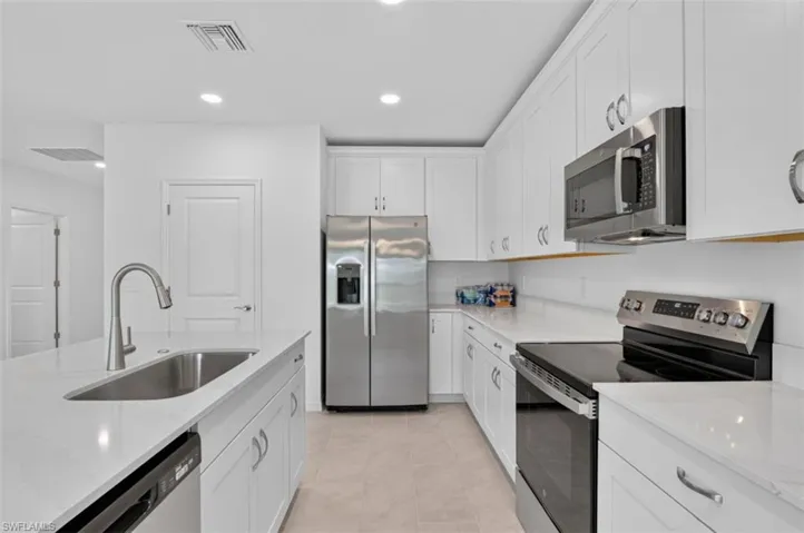 243 Lakeside Breeze Way, Lehigh Acres, Florida 33936