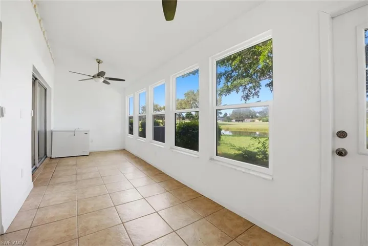 522 Bristle Cone Ln 62, Naples, Florida 34113