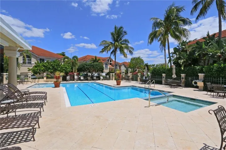 267 Colonade Cir 2704, Naples, Florida 34103