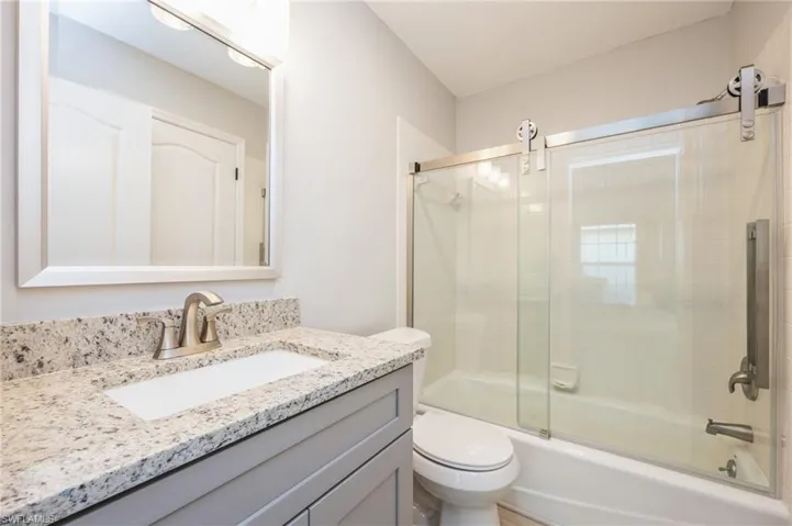 1566  Weybridge  CIR, Naples, FL 34110