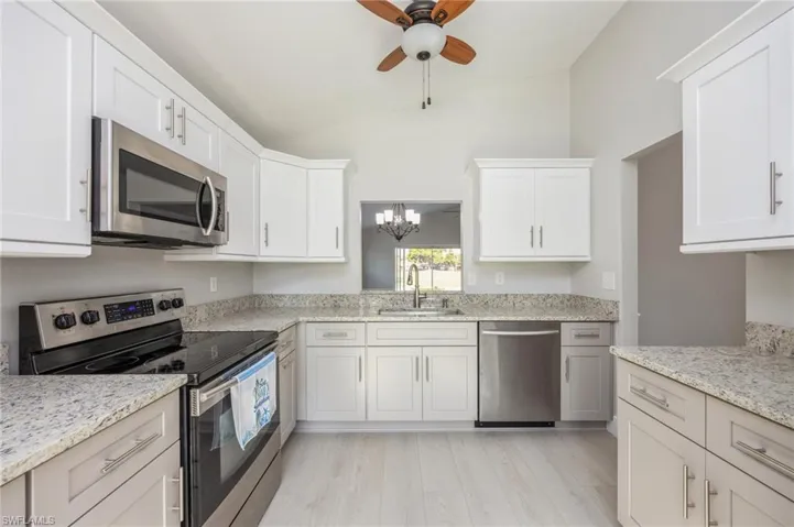 1566  Weybridge  CIR, Naples, FL 34110