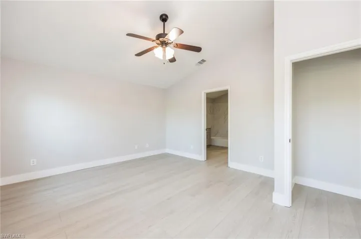 1566  Weybridge  CIR, Naples, FL 34110