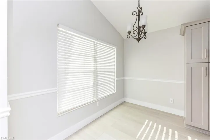 1566  Weybridge  CIR, Naples, FL 34110