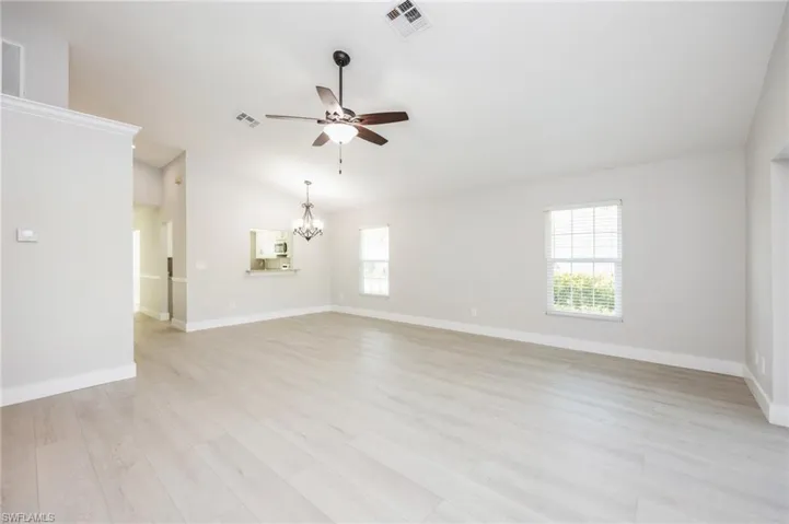1566  Weybridge  CIR, Naples, FL 34110