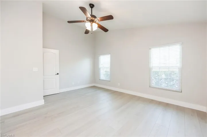 1566  Weybridge  CIR, Naples, FL 34110