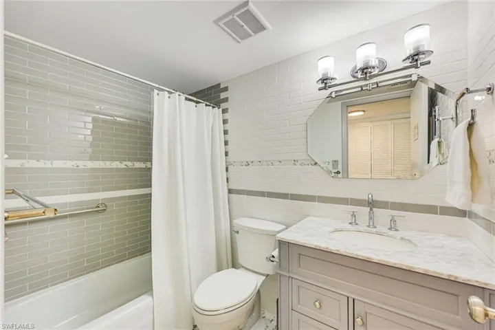 5 High Point Cir W 204, Naples, Florida 34103