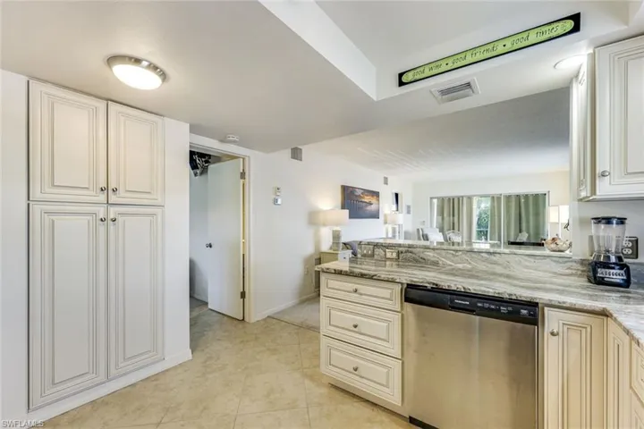 5 High Point Cir W 204, Naples, Florida 34103